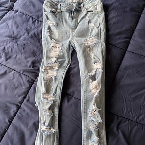 High waisted ripped jeans